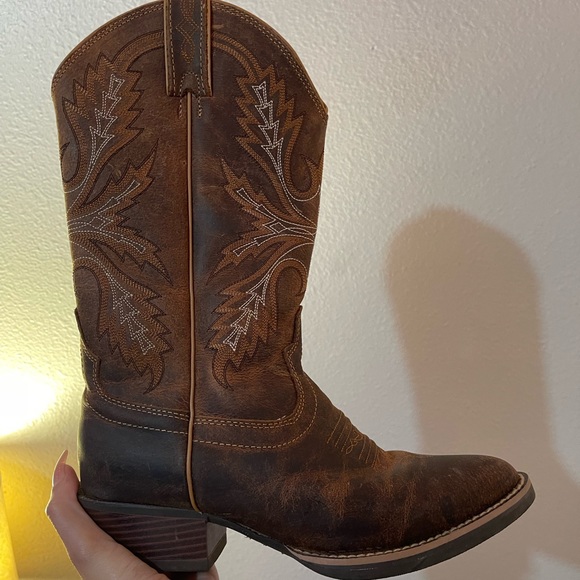 These Cute Justin Western Cowgirl boots pointed toe, size 7B! - Picture 5 of 8